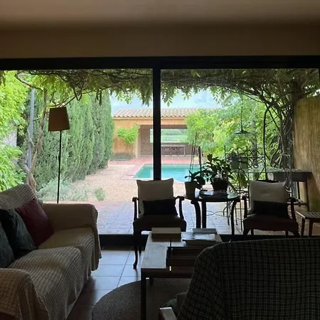 Ponent Villa