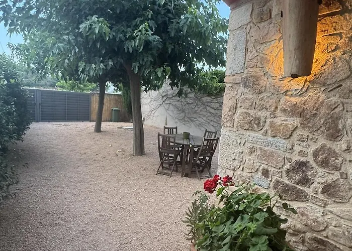 Ponent Villa *
